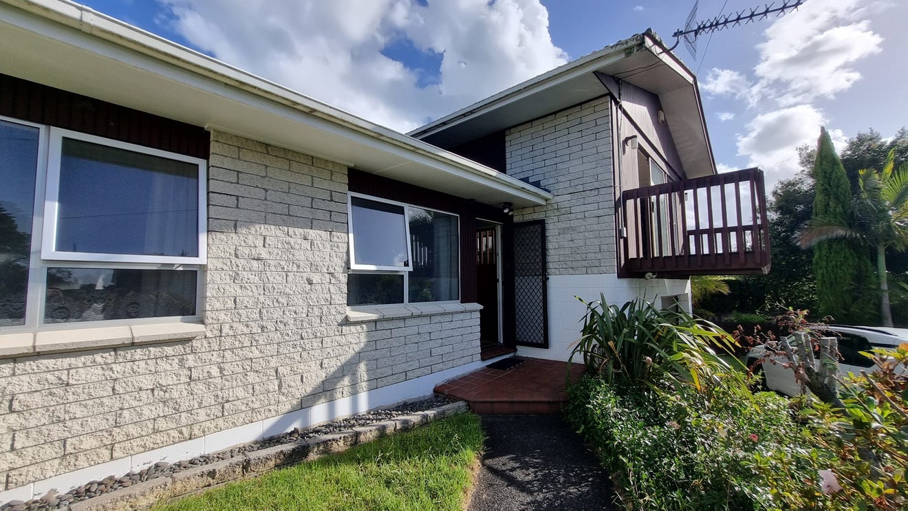 1 Cleve Road, Green Bay, Auckland - Carousel 12