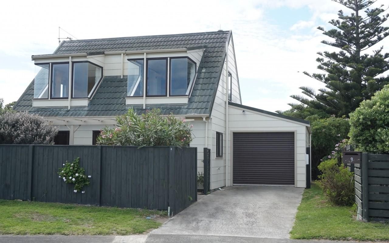 9 Scott Avenue, Otaki Beach, Otaki - Carousel 1
