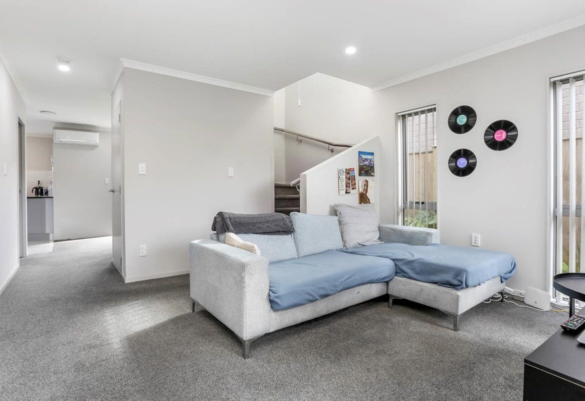 3/2 Princes Avenue, Three Kings, Auckland - Carousel 2