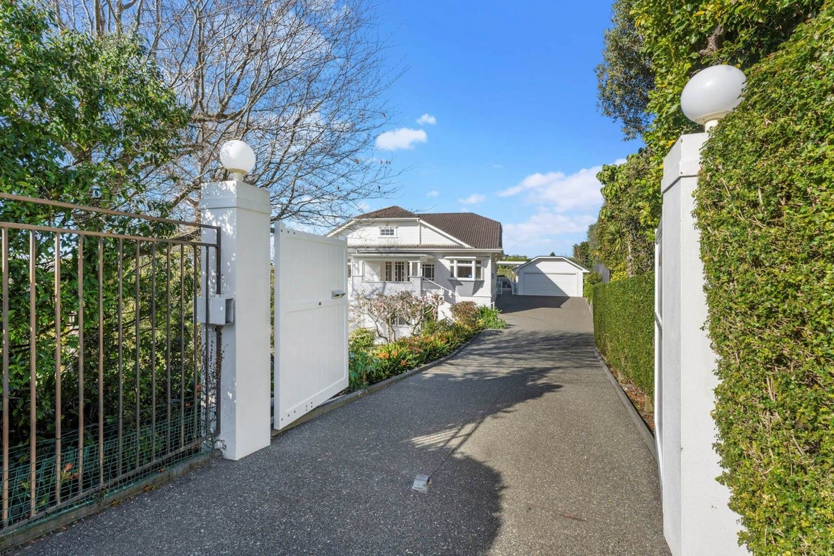 34 Rahiri Road, Mount Eden, Auckland - Carousel 1