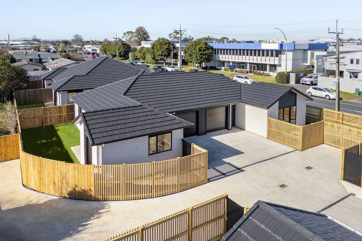 7 Brough Place, Saint Andrews, Hamilton - Carousel 1
