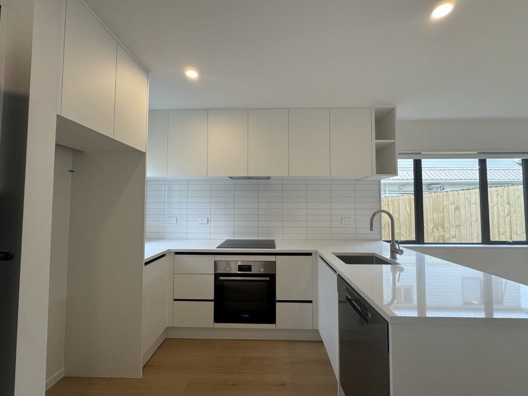 9/3 Eskdale Road, Birkdale, Auckland - Carousel 1