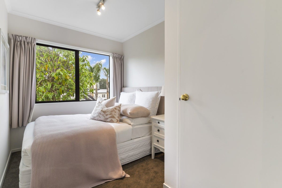 2/8 Taranaki Road, Kohimarama, Auckland - Carousel 14