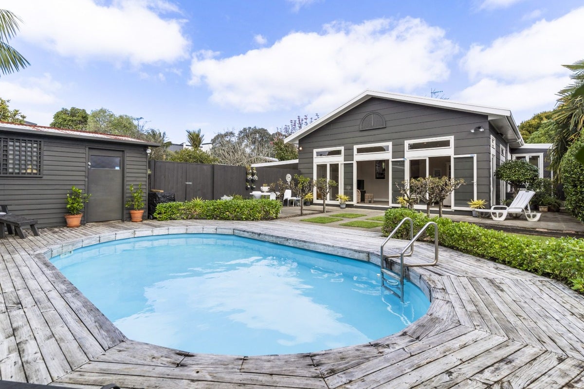 62 Merton Road, Saint Johns, Auckland - Carousel 2