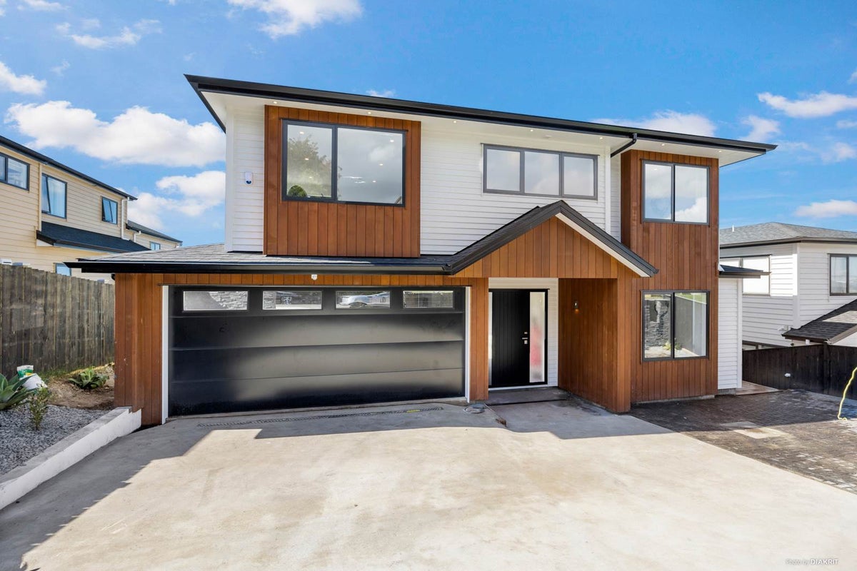 84 Fairview Avenue, Fairview Heights, Auckland - Carousel 1