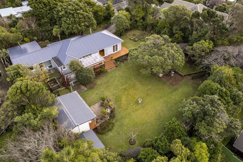 74 Hill Road, Belmont, Lower Hutt - Carousel 1