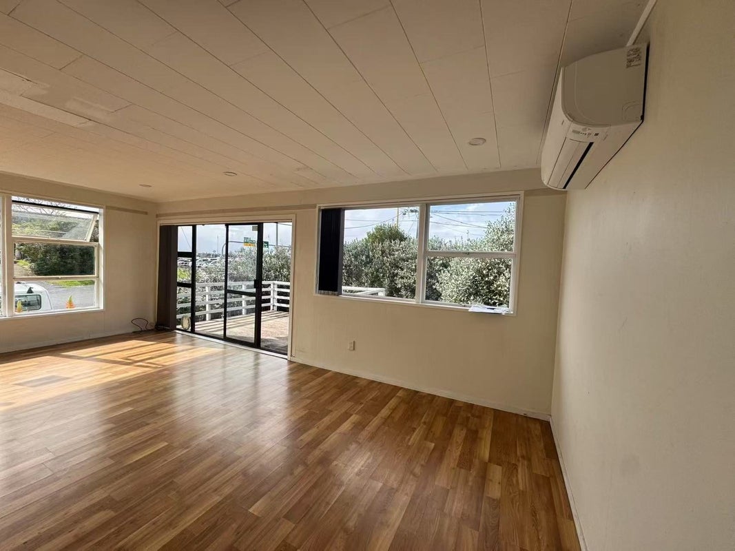 11 Tennyson Street, Northcote Point, Auckland - Carousel 1