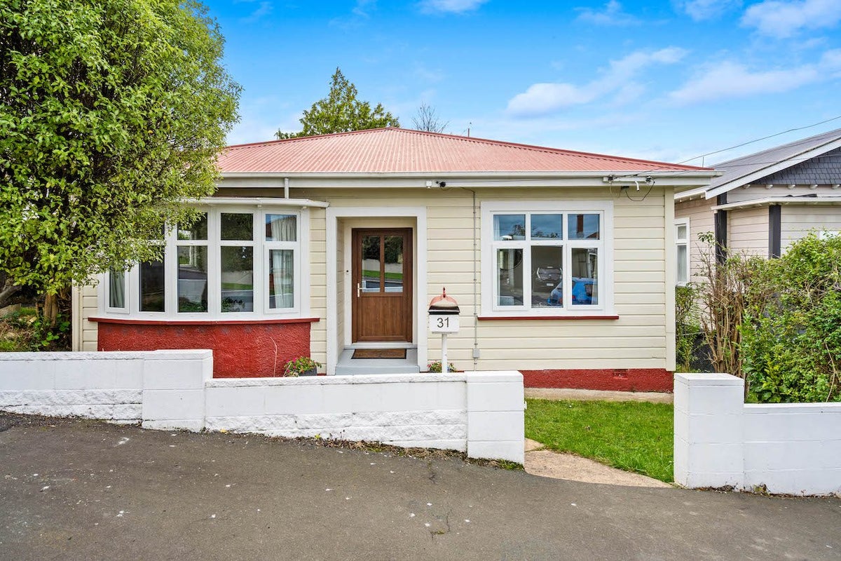 31 Wills Street, Balaclava, Dunedin - Carousel 1