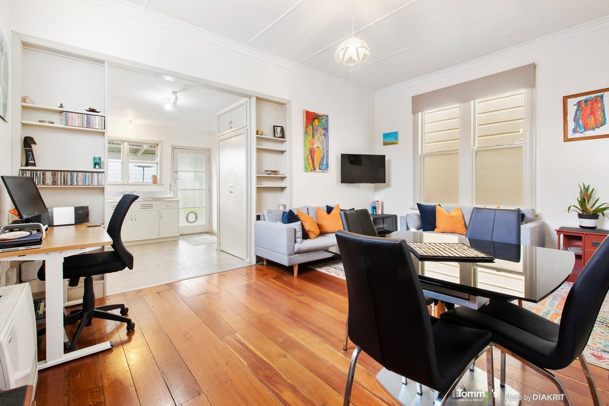 16 Herald Street, Berhampore, Wellington - Carousel 2