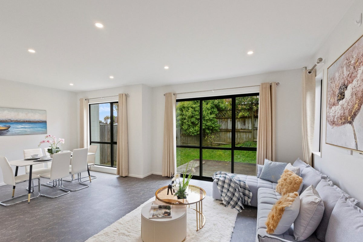 11 Sophie Lane, Henderson, Auckland - Carousel 1