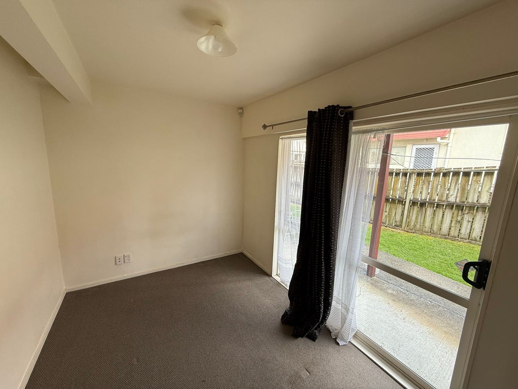 8 Rutland Road, Stanley Point, Auckland - Carousel 6