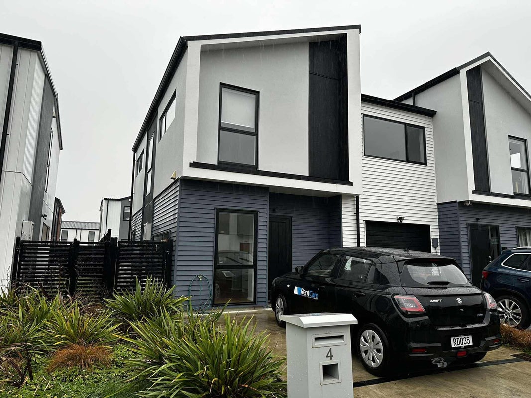 4 Gloaming Lane, Wallaceville, Upper Hutt - Carousel 1
