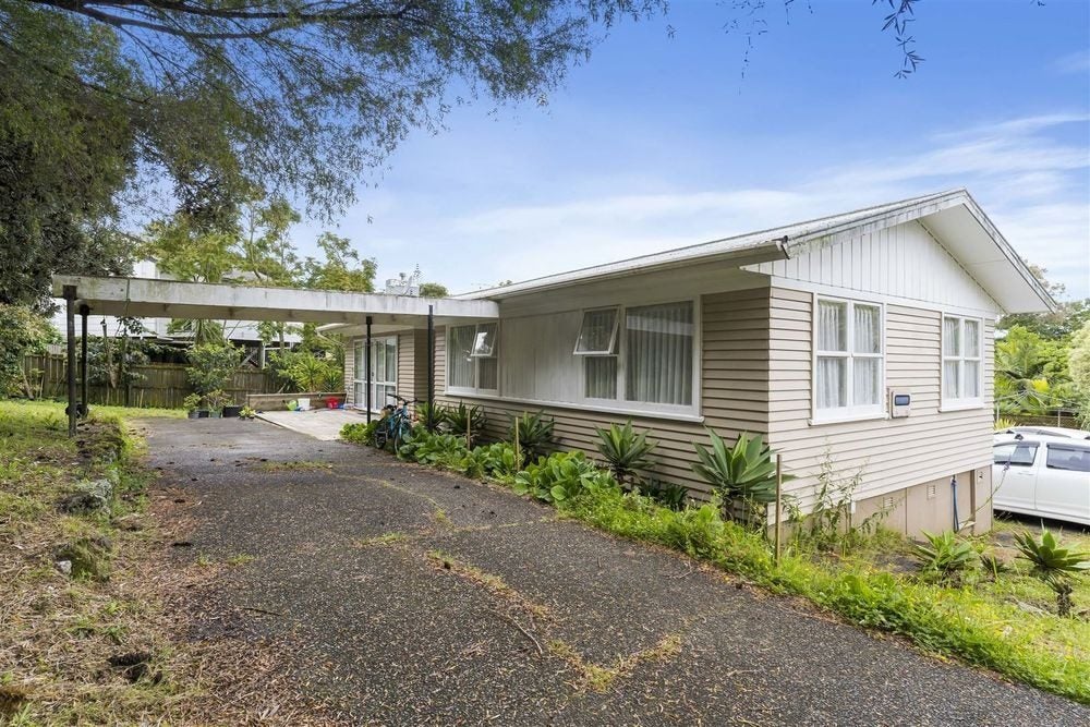 13 Orion Place, Hillcrest, Auckland - Carousel 1
