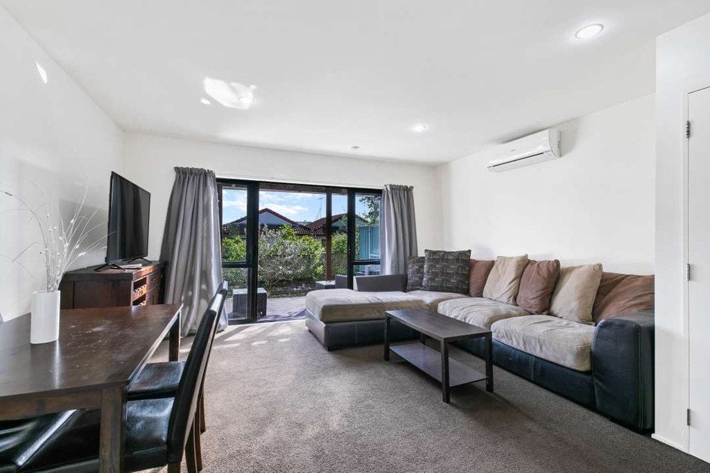 5/44 Fields Parade, Oteha, Auckland - Carousel 2
