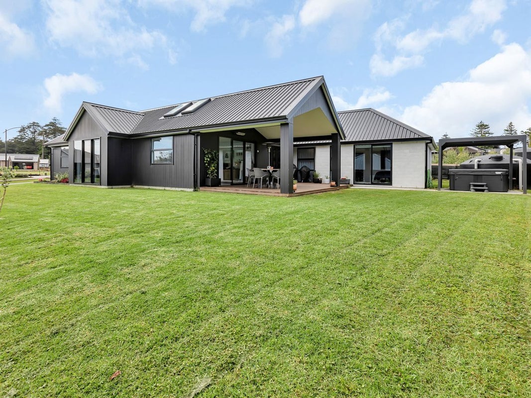 26 Tironui Drive, Whangarei - Carousel 1