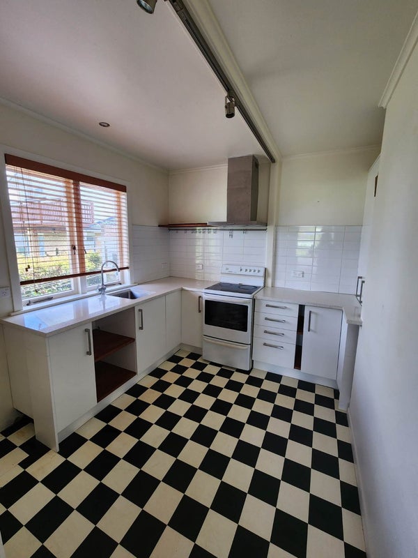 302 Rangatira Road, Beach Haven, Auckland - Carousel 14