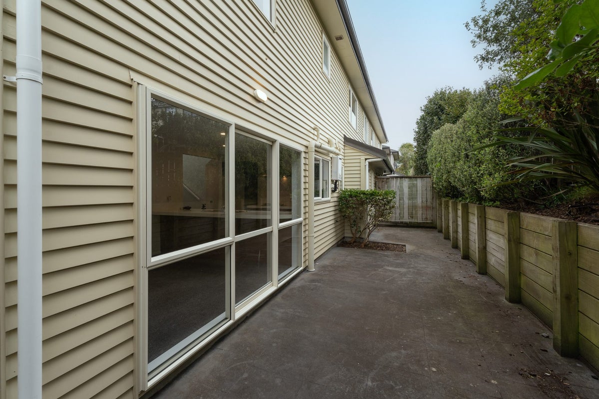 10B Trafalgar Street, Johnsonville, Wellington - Carousel 14