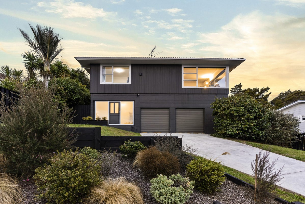 17 Raymond Terrace, Northcote, Auckland - Carousel 1