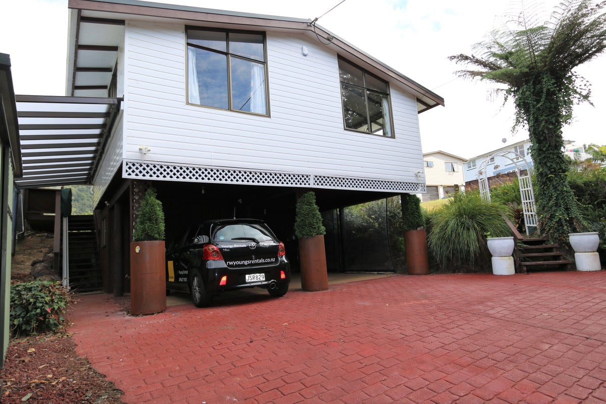10 Upland Road, Huia, Auckland - Carousel 1