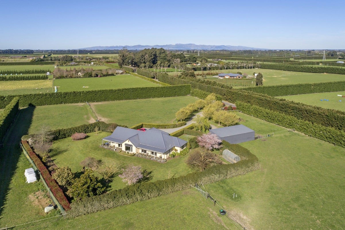 2/736 Sandy Knolls Road, Christchurch - Carousel 1