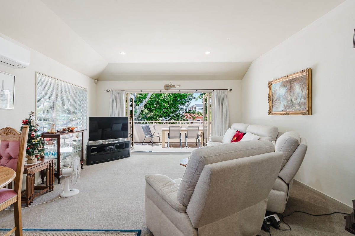 23A Palmerston Street, Hamilton Central, Hamilton - Carousel 2