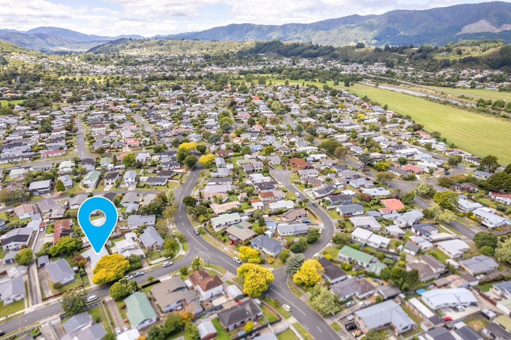 6 Denver Grove, Totara Park, Upper Hutt - Carousel 35
