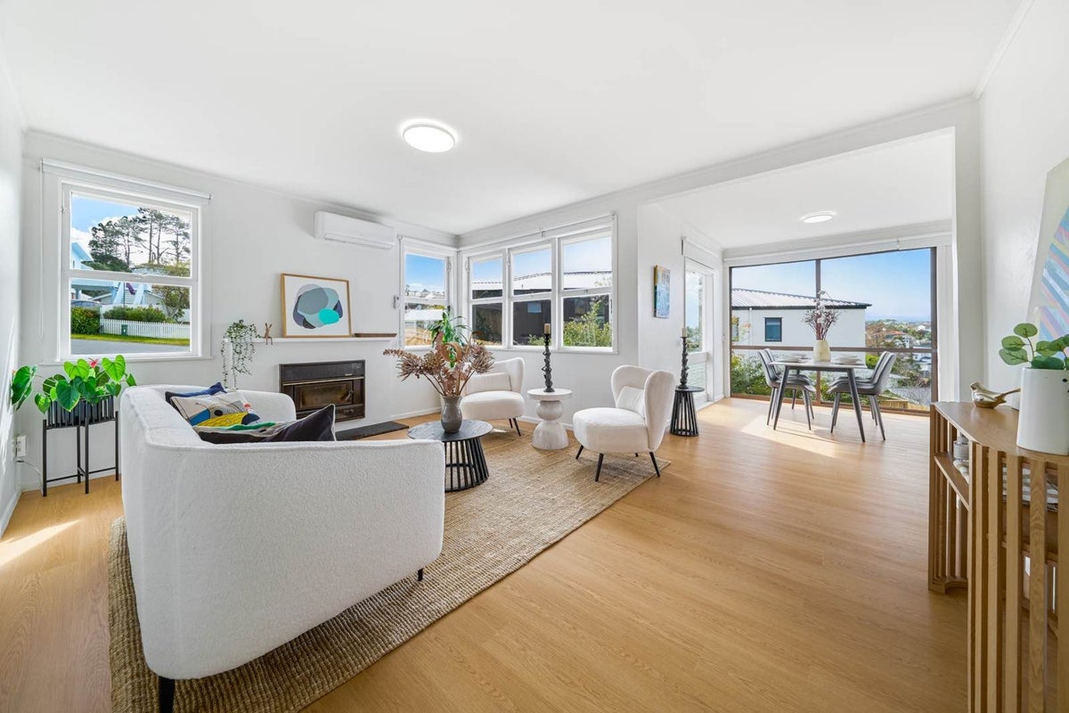 11 Cypress Place, Sunnynook, North Shore City, Auckland - Carousel 2