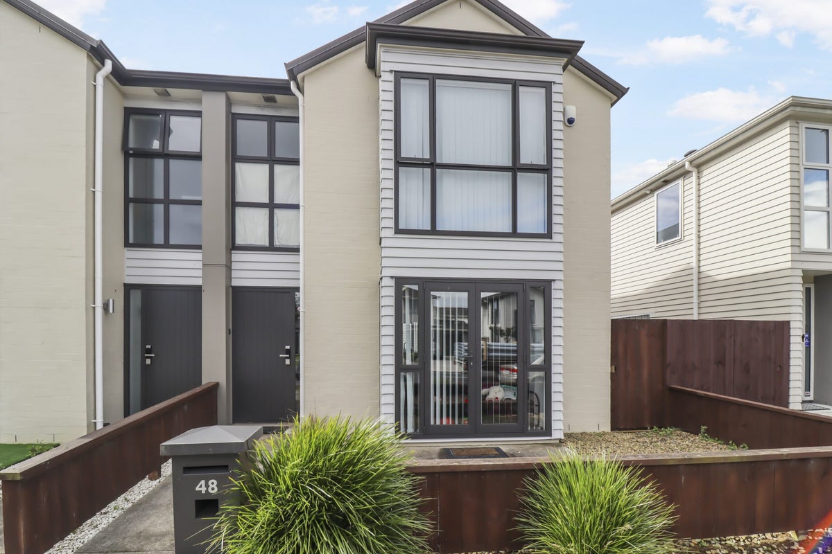 48 Kauri Drive, Takanini, Auckland - Carousel 1