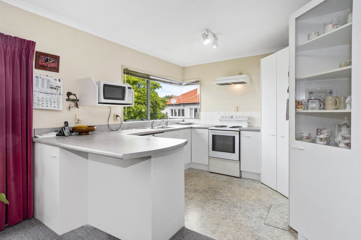 87C Greerton Road, Gate Pa, Tauranga - Carousel 2