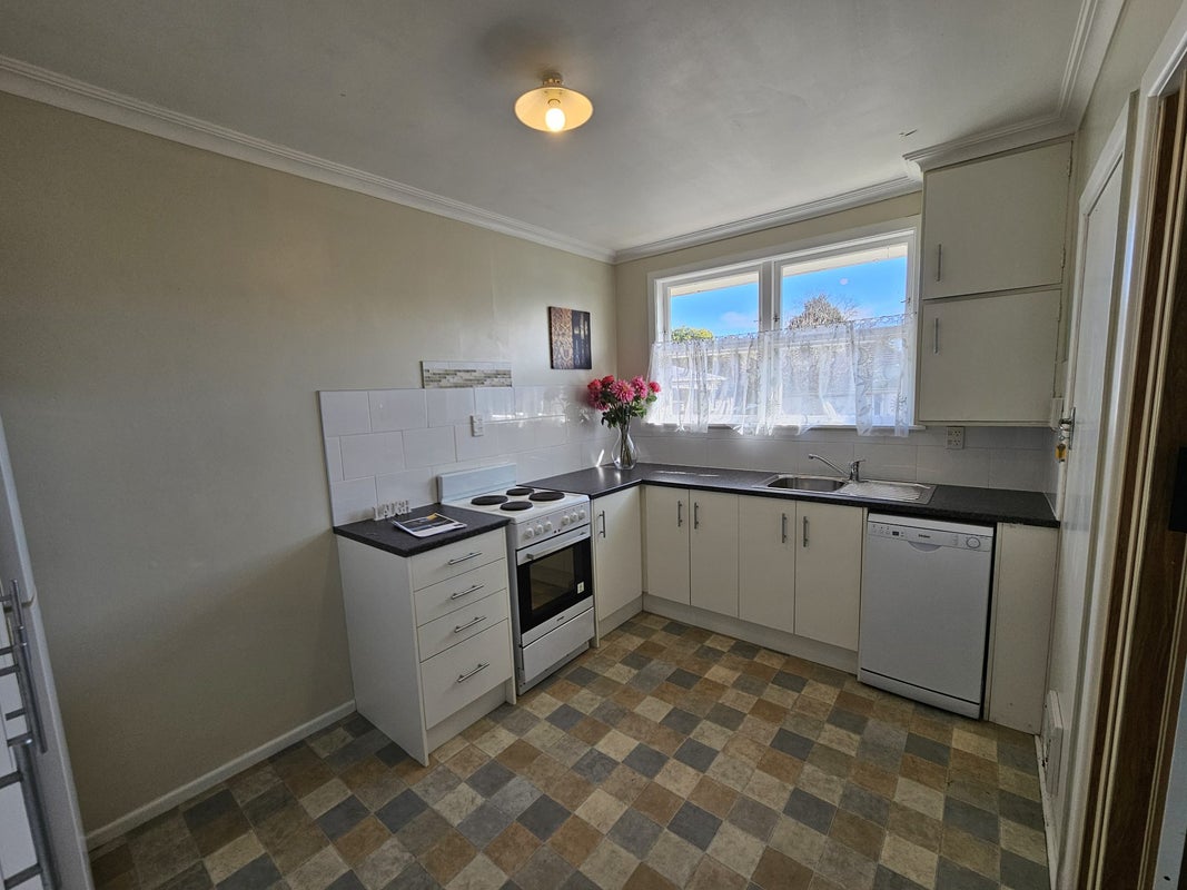 5/576 Queen Street East, Levin, Levin - Carousel 2