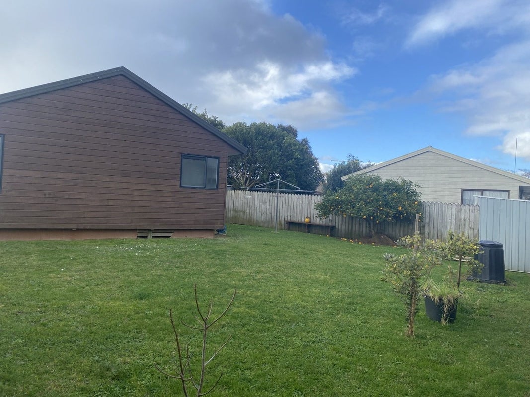 37 Riverton Drive, Randwick Park, Auckland - Carousel 7