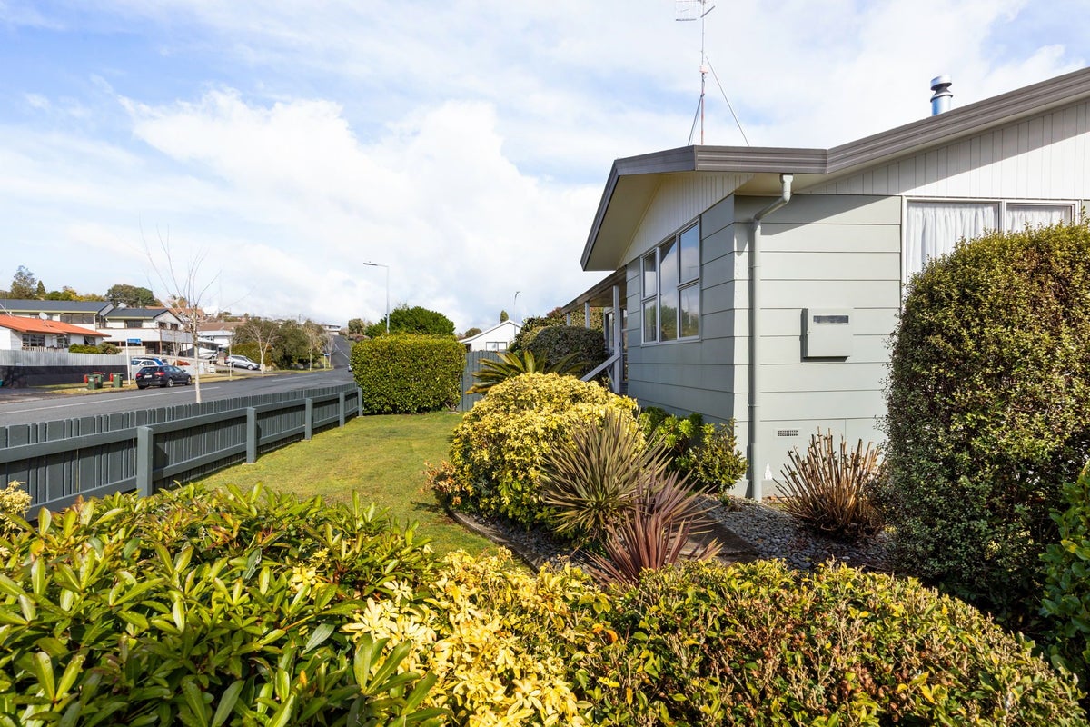 24 Blomfield Street, Nawton, Hamilton - Carousel 20