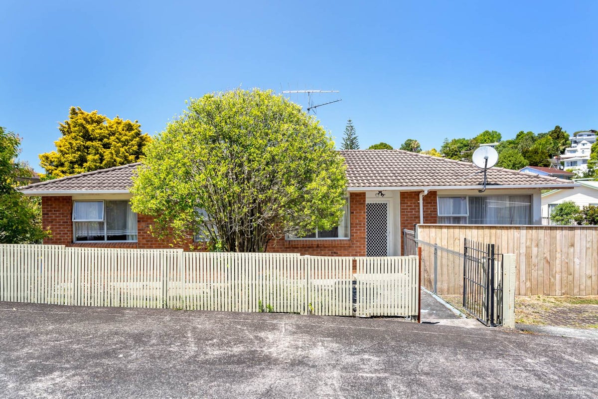 1/63 Bentley Avenue, Glenfield, Auckland - Carousel 1