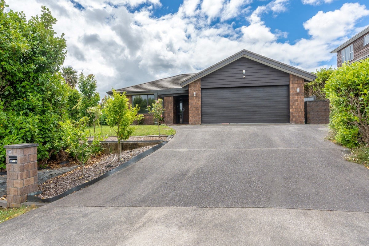 39 The Ford, Huntington, Hamilton - Carousel 29