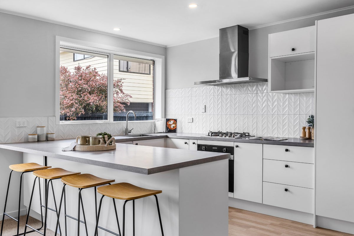 44 Flower Street, Bryndwr, Christchurch - Carousel 2