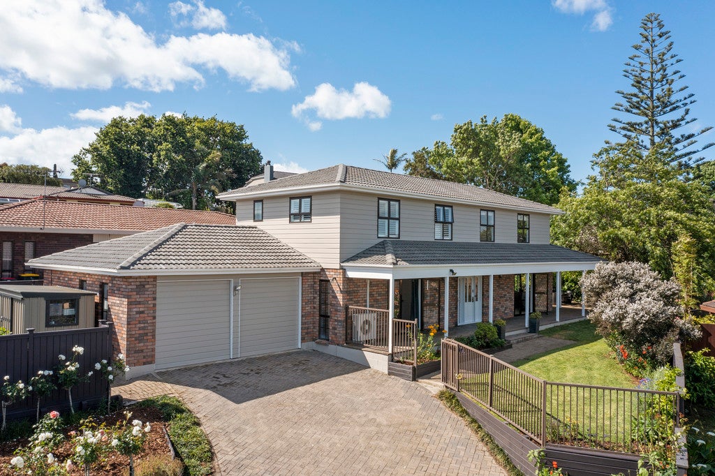 27 Lexington Drive, Botany Downs, Auckland - Carousel 1