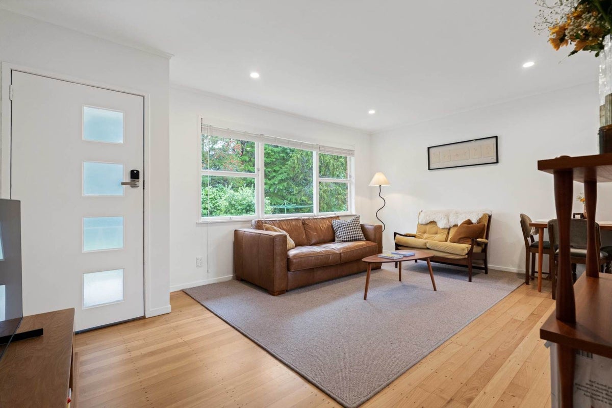 2/57 Church Road, Mangere Bridge, Auckland - Carousel 2