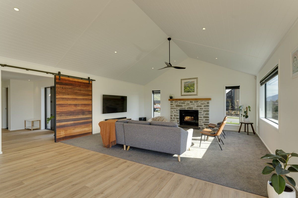 18 Marjon Drive, WANAKA - Carousel 2