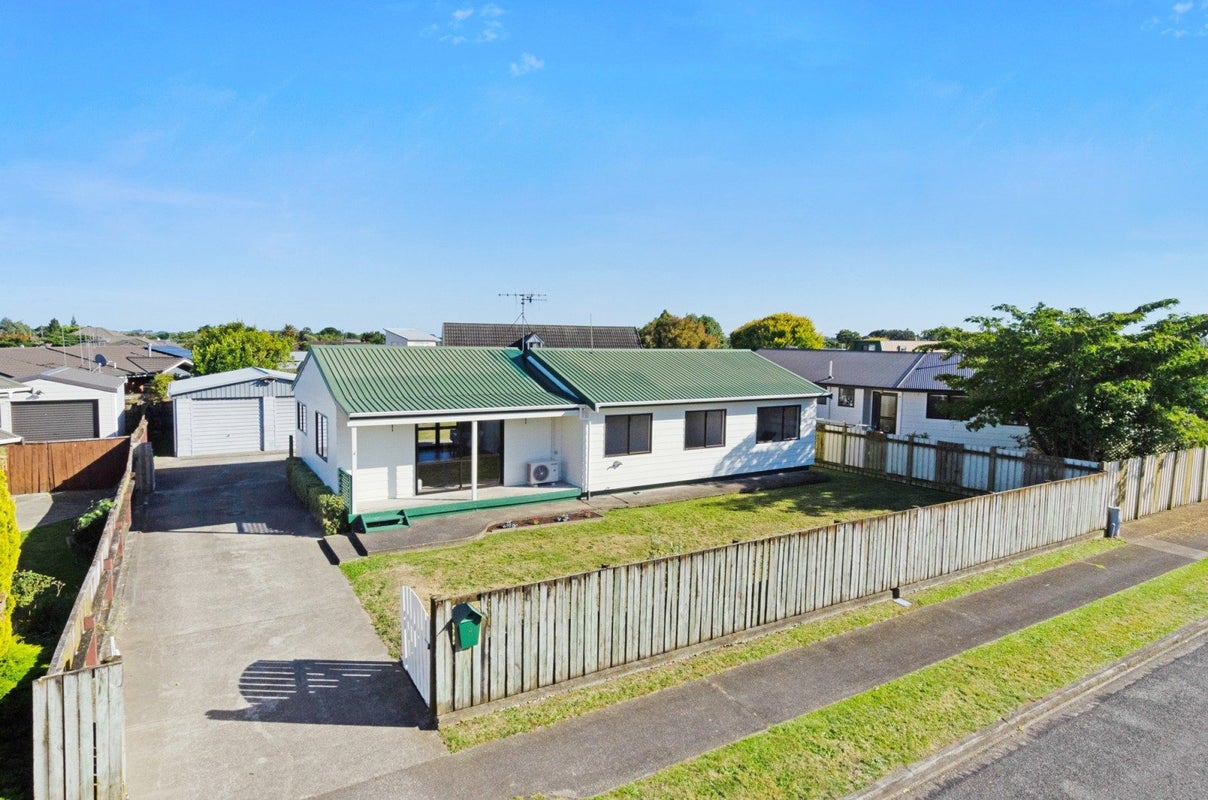 4 Broadbelt Grove, Levin, Levin - Carousel 1