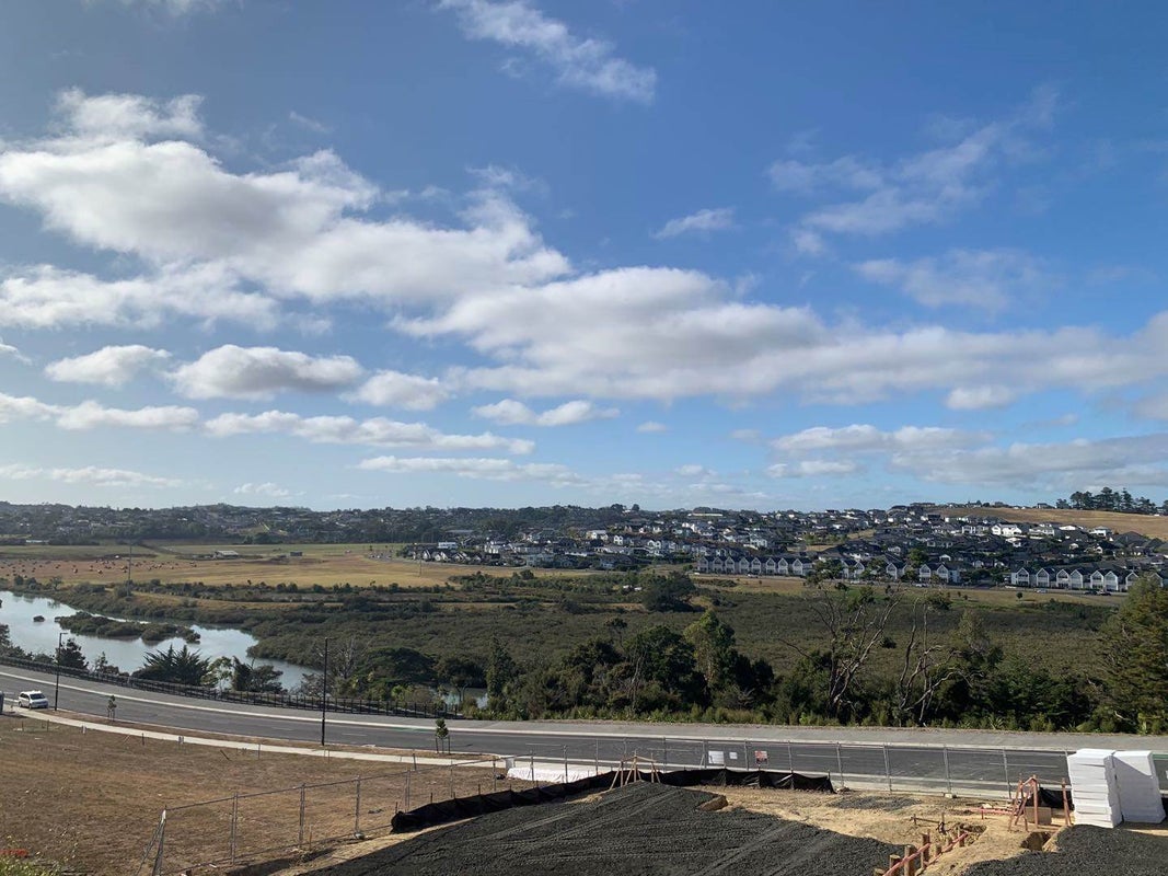 16 Cassidy Drive, Orewa, Orewa - Carousel 3