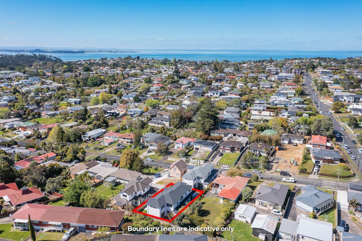12B Sheridan Drive, New Lynn, Auckland - Carousel 2