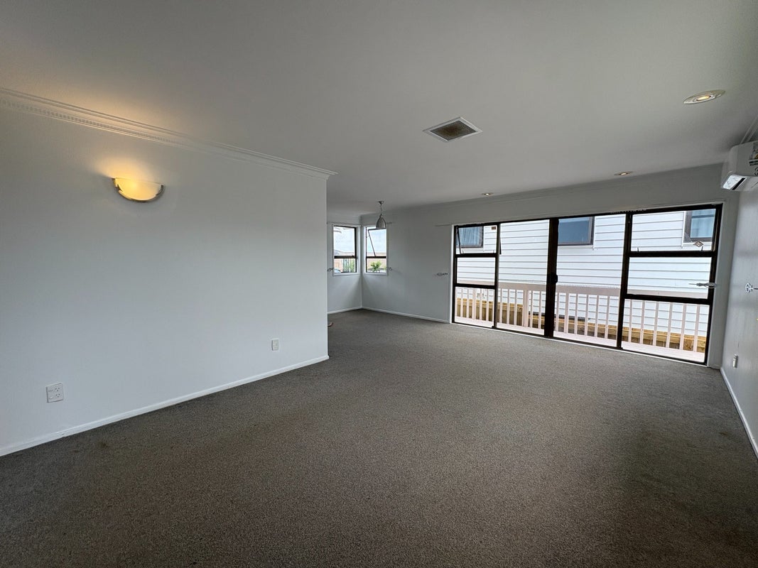 119 Aviemore Drive, Highland Park, Auckland - Carousel 2