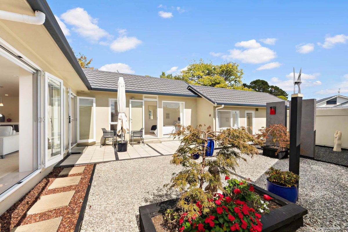 76A Kinross Street, Blockhouse Bay, Auckland - Carousel 1