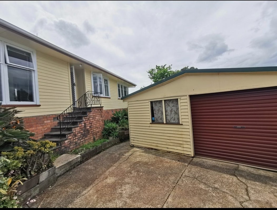 7 Beaufield Lane, Te Atatu Peninsula, Auckland - Carousel 1