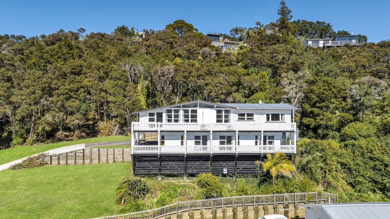 193 Maraetai Drive, Maraetai, Auckland - Carousel 1