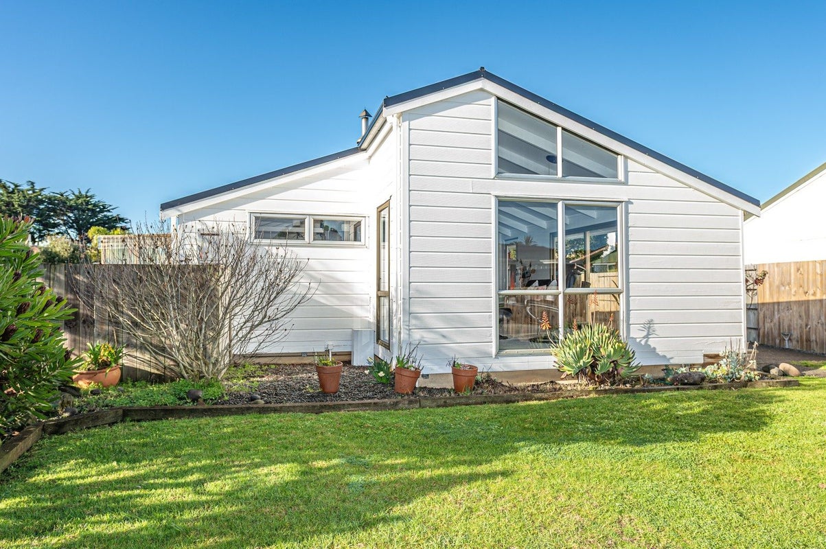 15 Banks Place, Tawhero, Whanganui, Manawatu / Whanganui - Carousel 2