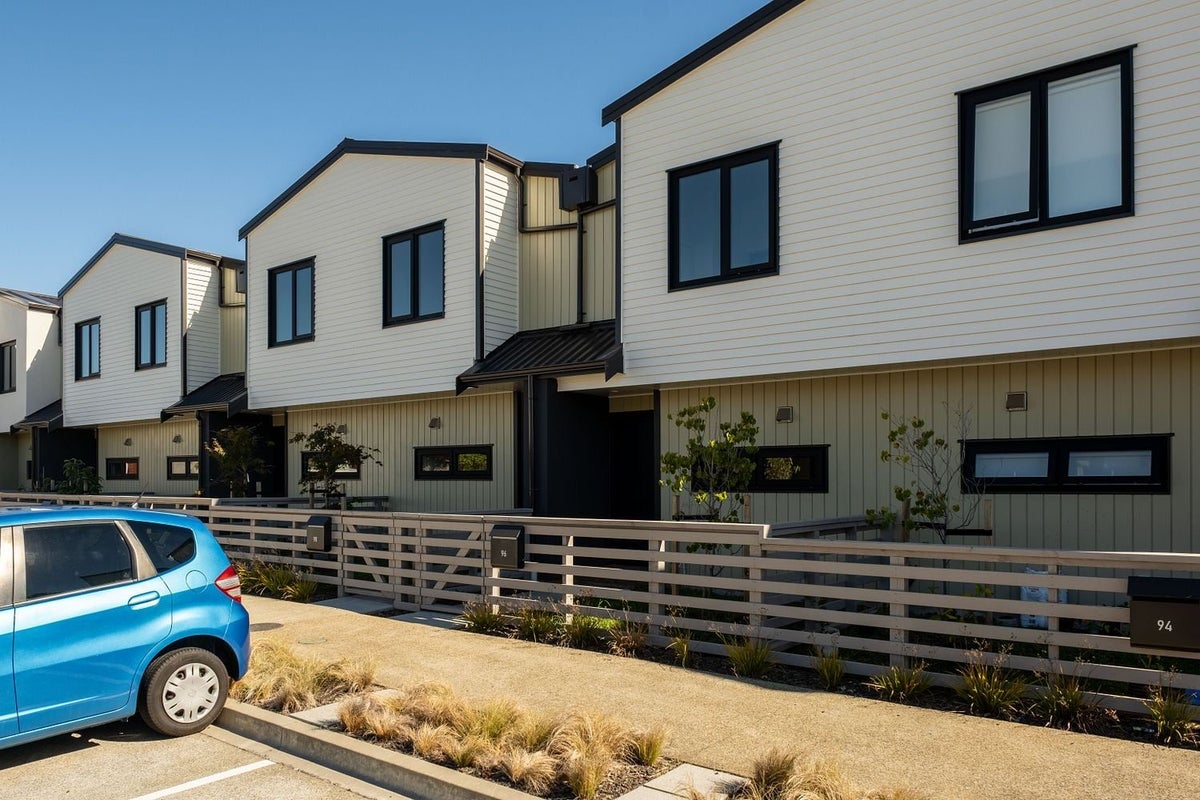 100 Te Puketoka Lane, Mangere, Auckland - Carousel 1