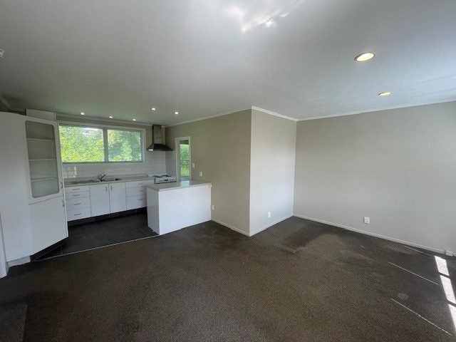 2/1 Bronwyn Place, Torbay, Auckland - Carousel 1