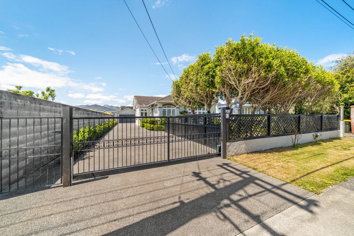 22 Kensington Avenue, Petone, Lower Hutt - Carousel 30