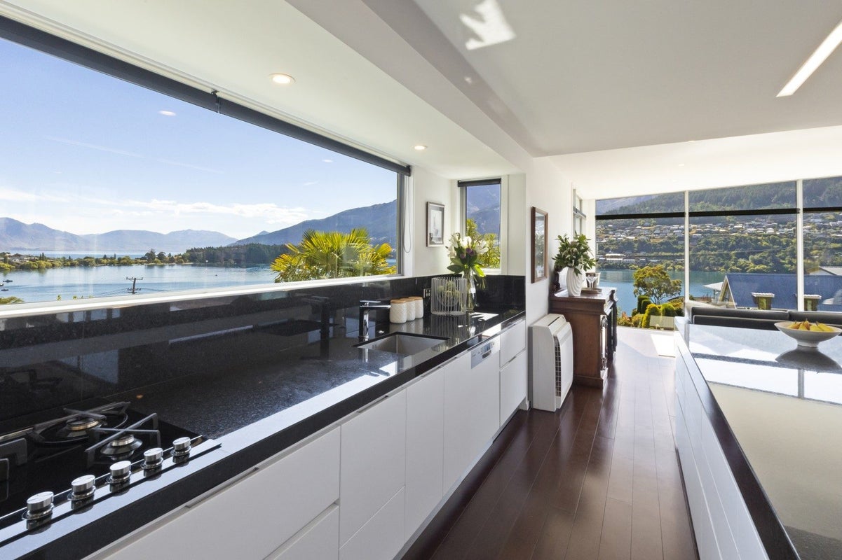 468 Peninsula Road, Kelvin Heights, Queenstown - Carousel 2